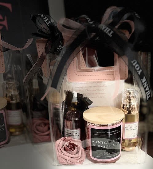 Signature candle and perfume gift box